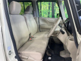 運転席シート廻りは使用感も少なく、良好な状態となっています。丁寧に使われていたことがよくわかりますね。