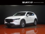 中古車専門再生工場にて熟練専任スタッフが丁寧に清掃、仕上げを実施しております。また、お客様に安心してご検討いただける様、公取協が定める基準に基づき車両検査を実施し、車両状態評価証を発行しております。