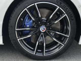 BMW純正19インチホイール。洗練されたデザインで、足元の個性を引き立てます。
