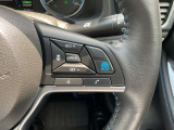 プロパイロット装備。(運転支援システム)です。高速で前を走るクルマとの車間距離を維持するのでアクセル・ブレーキ・ハンドル操作をアシストします。