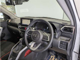 見通しのよいすっきりとした視界で、誰でも運転しやすいです。運転のしやすさは疲れにくさにも繋がりますよ♪
