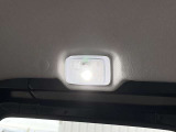 トランクルームにはルームランプもついているので、夜でも快適に荷物の積み下ろしができます!