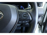 【レーダークルーズコントロール】アクセルペダルを踏まなくても、車間制御モードでは、先行車の車速変化に合わせた追従走行を行い、自動的に加速・減速・停止をします。