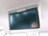 後席モニター付なので後席乗員もテレビの視聴ができます♪ロングドライブでも退屈知らず♪