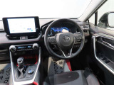 見通しのよいすっきりとした視界で、誰でも運転しやすいです。運転のしやすさは疲れにくさにも繋がりますよ♪
