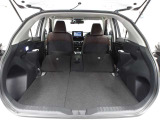 リヤシートを両方倒せば大きな荷物も車載可能です♪