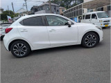 車両右側面です。