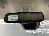 アラウンドビューモニターはルームミラーかナビのどちらか一方に表示することができます。