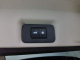 【パワーテールゲート】スマートキーのリモコンまたは運転席ドア・テールゲートのスイッチ操作で自動的に開閉します。女性の方でも楽々開閉出来て、とても便利です