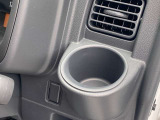 運転席ドリンクホルダーです。