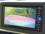 【バックカメラ】駐車時に後方がリアルタイム映像で確認できます。大型商業施設や立体駐車場での駐車時や、夜間のバック時に大活躍!運転スキルに関わらず、今や必須となった装備のひとつです!