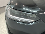 LEDヘッドライトは、点灯の瞬間から最大光量を発揮し、突然暗くなるトンネルなどでの安定感を高めます。