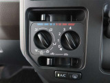 トヨタファイナンスのクレジットにてお車購入の際に加入できる保険です。お車に関する相談窓口を1つにできて便利になります。