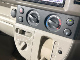 寒い冬も暑い夏も全席に快適な空調を届けてくれる、ダイヤル式エアコンを装備♪