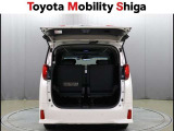 サ-ドシ-トを跳ね上げると荷室スペ-スに早変わりします。