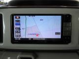 ナビは純正品。ワンセグテレビ・CD・Bluetooth・SDオーディオ・スマホ・ハンズフリー電話対応。