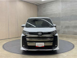 お車購入のポイントとなるフロントマスクです。上質で迫力あるデザインですね☆☆