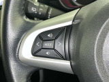 ステアリングスイッチ装備!運転しながら手元でオーディオの操作などができます。