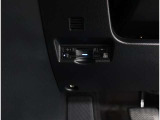 窓を開けずに料金所を通過できる今やもう必需品のETC!インパネにスッキリ装着したビルトインタイプです♪ETCカードの入れ忘れ・抜き忘れを音声やアラームで教えてくれるので、入れ忘れ・抜き忘れを防げます♪