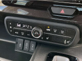 ■温度設定をしておけばいつでも快適な車内温度を維持できるオートエアコン!