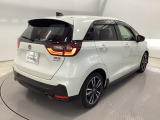 後席の窓には外から車内が見えにくくなるプライバシーガラスを採用。周りを気にせずリラックスして過ごせます