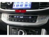 運転席と助手席の温度設定の変更が可能な左右独立タイプのデュアルエアコンです♪♪♪暑がりな人・寒がりな人も誰もが車内を快適にお過ごしいただけます♪♪♪
