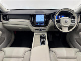XC60  リチャージPHV T6 AWD インスクリプション 4WD 本革シート