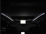 夜間に室内を照らしてくれるルームライトです