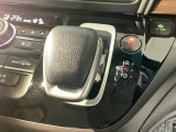 オートマチックシフトレバーは、手になじみ操作しやすい形状で安全運転にもつながります♪