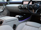 CLAクラス CLA200d 本革シート サンルーフ
