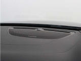 【harman/kardon】世界のオーディオファン垂涎のプレミアムサウンドシステムを搭載。原音に近い音場空間を忠実に再現。乗る人すべてに最良の音響体験を提供します。