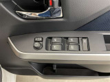 パワーウィンドウスイッチで運転席から全席の窓の開閉ができます♪