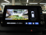 バックカメラの画像です。ガイドラインがスムースな車庫入れをサポートいたします。車庫入れの安心感がアップしますね。
