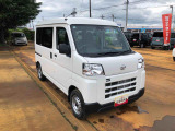 どのお車にも車検の残り期間により、安心の12ヶ月点検又は車検整備付きです。納車後の点検、車検などアフターサービスもお任せください。
