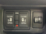 【両側パワースライドドア】スマートキーや運転席のスイッチで後席両側スライドドアの開閉が可能♪電動だから力を入れてドアを開ける必要が無く、小さなお子様でも簡単に開け閉めでき快適です♪