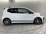 ●Volkswagenを知り尽くしたスペシャリストが隅々まで整備●各モデルの情報がインプットされた専用テスターで過去の細かな不具合を確認。モデルごとや部位ごとに専用スペシャルツールを用いて整備します。