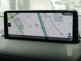 マツダコネクトの10.25インチワイドセンターディスプレイです。『Android Auto』『Apple CarPlay』や独自のコネクテッドサービスに対応したインターフェイスシステムです。