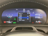 視認性に優れたメーターを採用しており、走行中でも車速や情報が分かりやすく表示されます。運転時の視線移動をむりのない範囲に抑え、快適で安心感のあるドライブをサポートします。