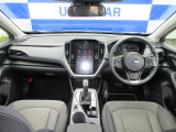 シンプルで機能的な運転席まわり。車お操作することを重視したインテリア。