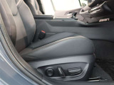 パワーシート搭載。微妙な調整が手軽にでき、ピッタリなポジションで運転することが可能です。
