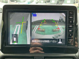 ナビ画面にアラウンドビュ-モニタ-の映像を映し出しています。  狭い場所での車庫入れをサポ-トしてくれる便利アイテムです。