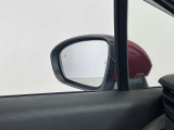 【ブラインドスポットモニター】巻き込み事故防止や、車線変更時の事故も予防します。
