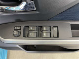 パワーウィンドウスイッチで運転席から全席の窓の開閉ができます♪