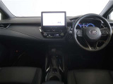 スイッチ類やメーター類を見やすく配置した、直感的で扱いやすいインパネ。初めて運転される方でも、迷わず操作出来る安心設計です。