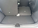 シートを倒すと、さらにお荷物を載せられます。