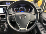 【純正革巻きステアリング】上質な革を使用することで、手にしっかり馴染みとても運転しやすいハンドルです♪