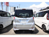 バックモニターで後方を確認しながら、車庫入れもストレスレス♪
