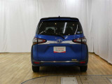 バックカメラが付いているので後方確認が非常にしやすいです。今や運転初心者も熟練者も必須装備!ついていて損はないですね♪