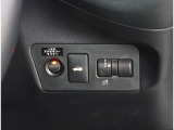 運転席からもトランクを開けられるスイッチが付いています。