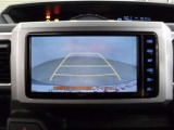 バックカメラが付いているので後方確認が非常にしやすいです。今や運転初心者も熟練者も必須装備!ついていて損はないですね♪
